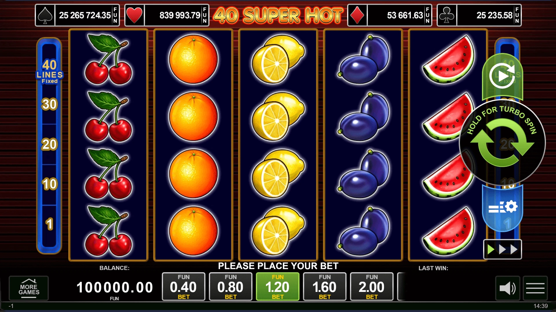 40 Super Hot Screenshot 40 Super Hot Slot-Raster mit Kirsch-, Orangen-, Zitronen, Pflaumen- und Melonensymbolen.